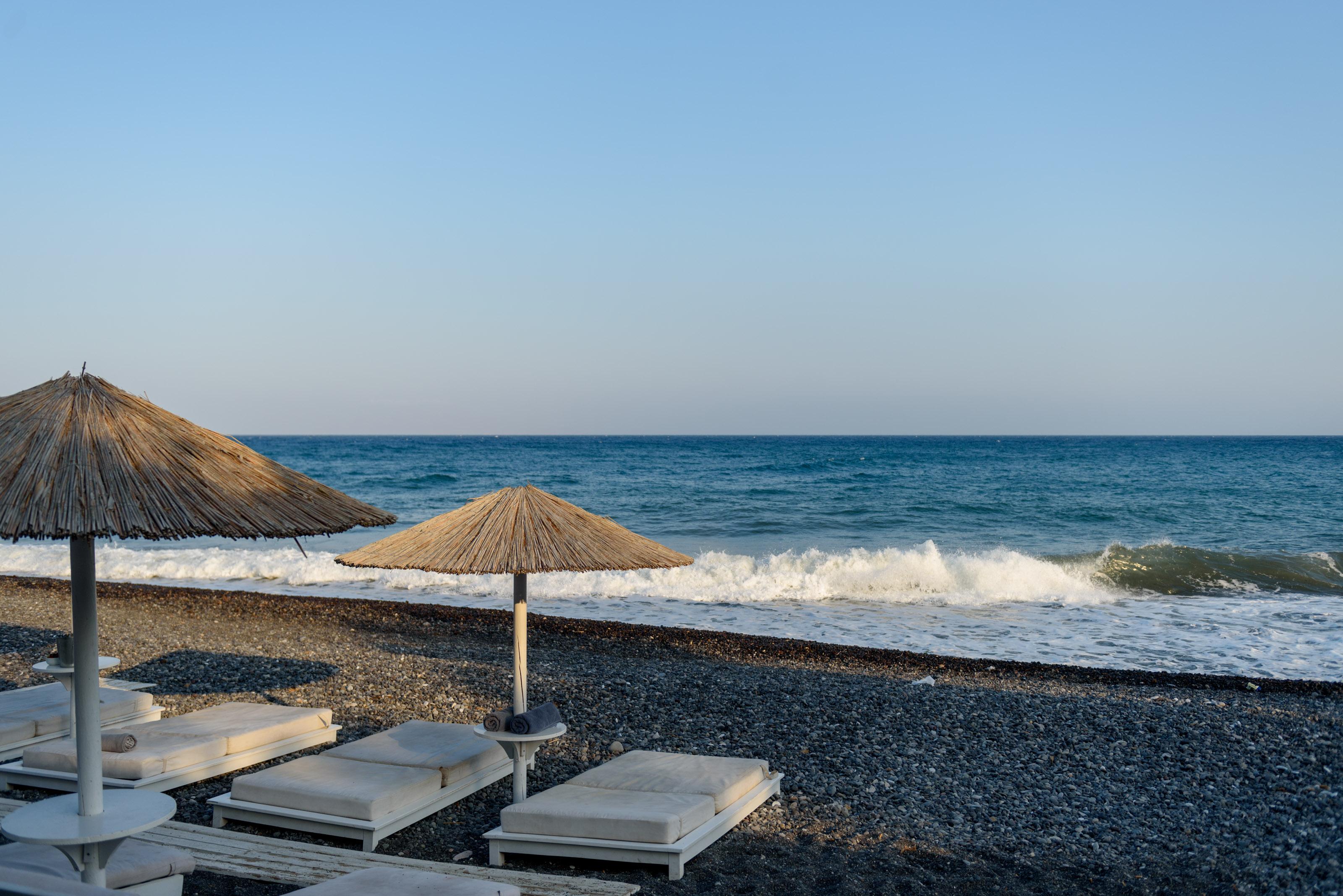 Alesahne Beach Hotel Kamari  Bagian luar foto