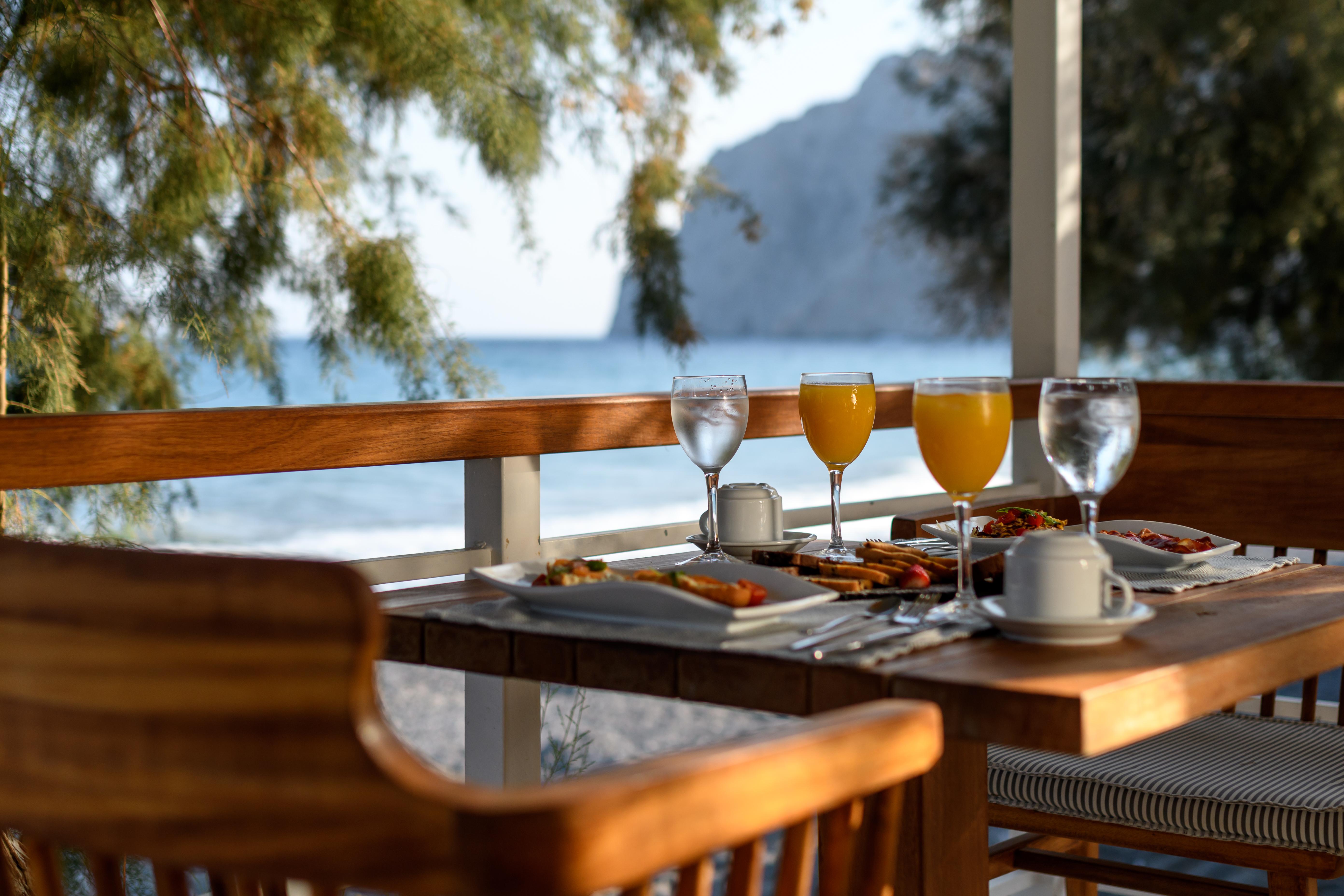 Alesahne Beach Hotel Kamari  Bagian luar foto